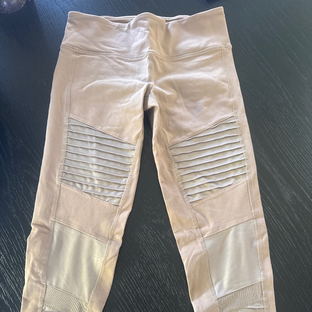 Alo Leggings